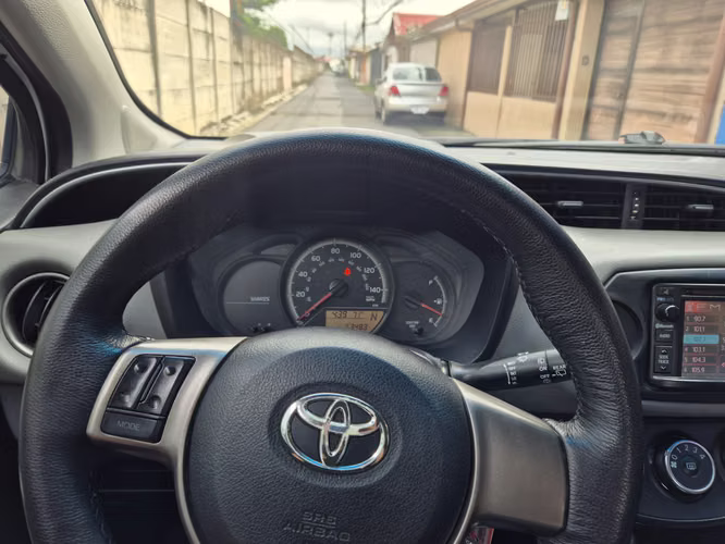 Toyota yaris - Imagen 14
