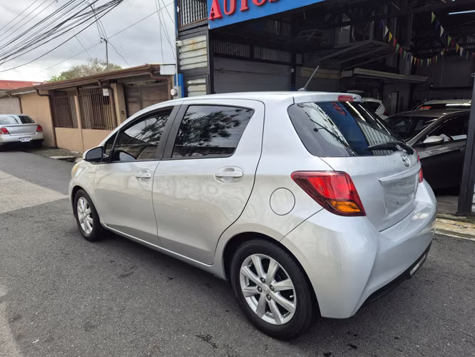 Toyota yaris - Imagen 7