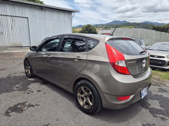 Hyundai accent - Imagen 6