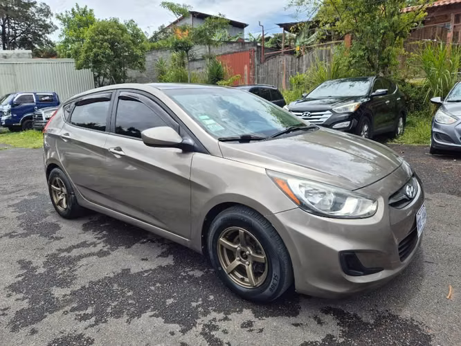 Hyundai accent