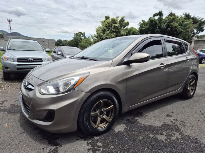 Hyundai accent - Imagen 4