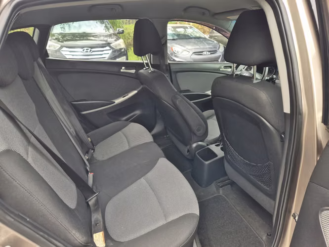 Hyundai accent - Imagen 9