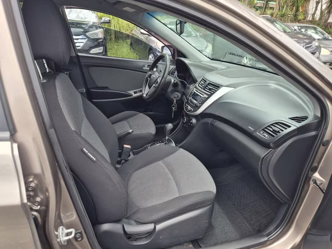 Hyundai accent - Imagen 7