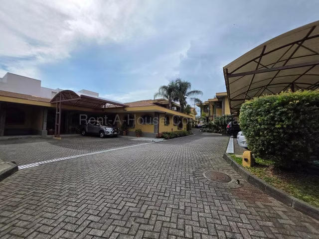 Casa adosada Ulloa Heredia: 3 hab, 2.5 baños, 4 parqueos, 2 terrazas - Imagen 13