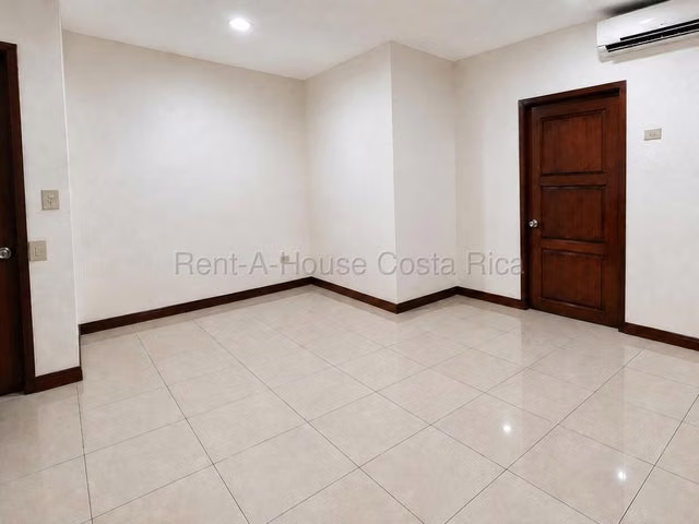 Casa adosada Ulloa Heredia: 3 hab, 2.5 baños, 4 parqueos, 2 terrazas - Imagen 19