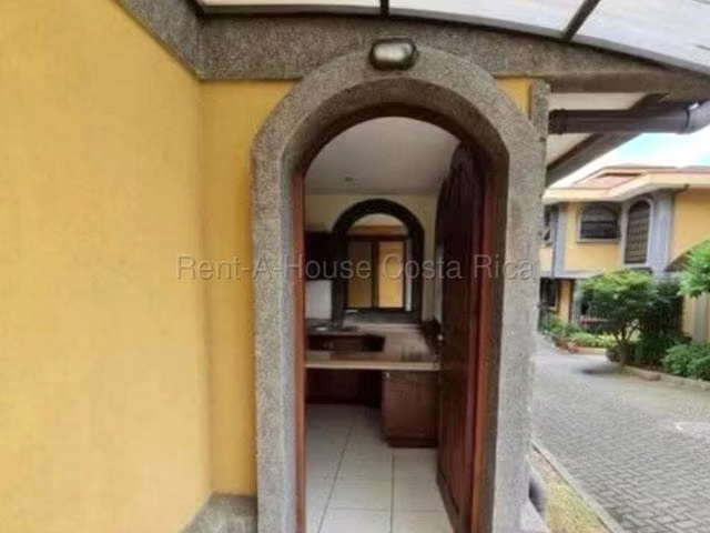 Casa adosada Ulloa Heredia: 3 hab, 2.5 baños, 4 parqueos, 2 terrazas - Imagen 11