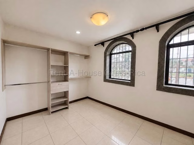 Casa adosada Ulloa Heredia: 3 hab, 2.5 baños, 4 parqueos, 2 terrazas - Imagen 8