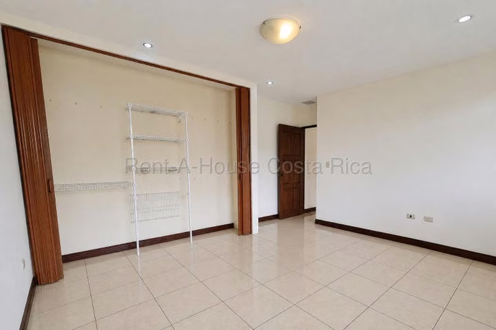 Casa adosada Ulloa Heredia: 3 hab, 2.5 baños, 4 parqueos, 2 terrazas - Imagen 20