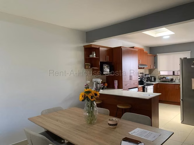 Venta de Casa en Bello Horizonte, Escazú. - Imagen 4
