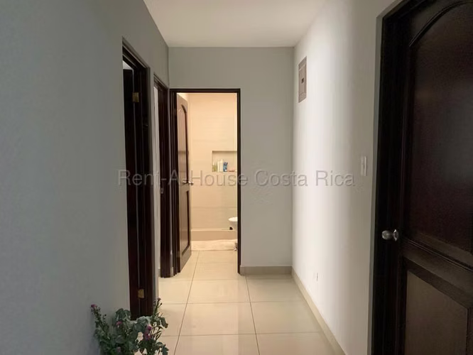 Venta de Casa en Bello Horizonte, Escazú. - Imagen 5