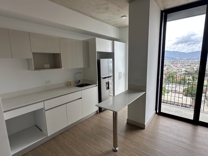 Alquiler Apto 1 Habitación | SECRT Escalante | Parqueo Incluido | $950 - Imagen 2