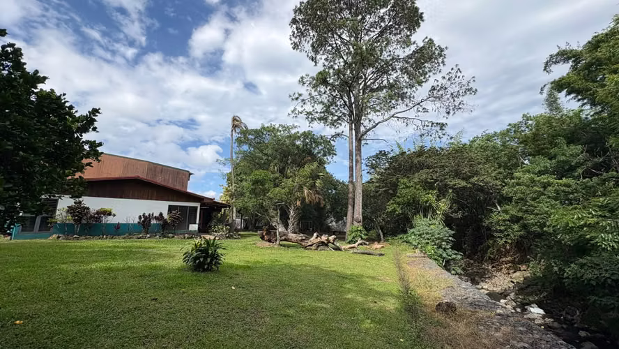 Venta de Propiedad Comercial en San Joaquín de Flores