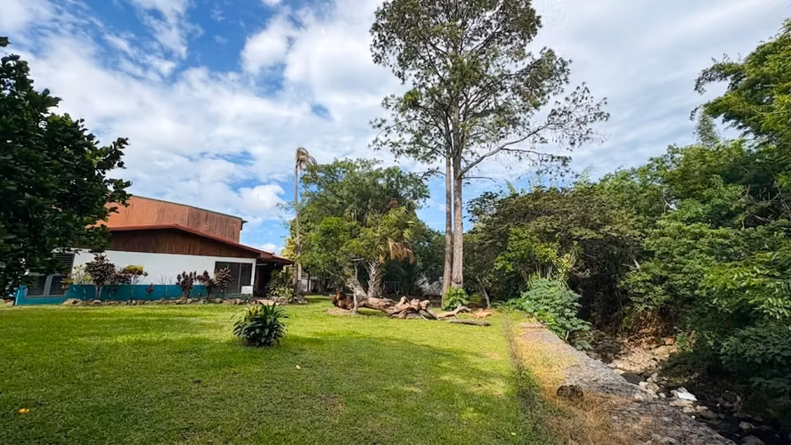 Venta de Propiedad Comercial en San Joaquín de Flores - Imagen 5
