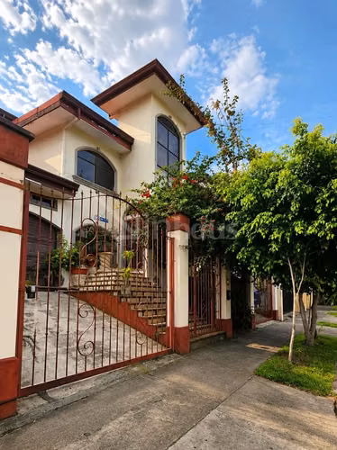 id 43095 Venta de Casa en Curridabat