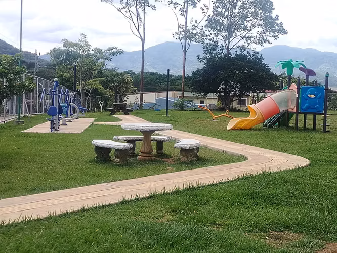 Se vende lote en residencial en San Antonio de Desamparados P.P - Imagen 12
