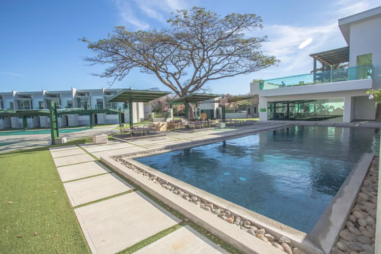 Lindora Santa Ana! Condo contemporáneo amueblado con jardín - Imagen 3