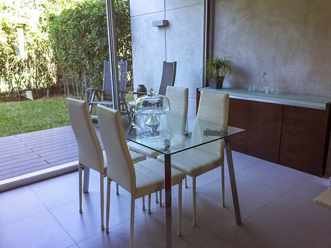 Lindora Santa Ana! Condo contemporáneo amueblado con jardín - Imagen 16