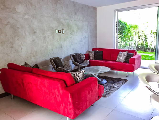 Lindora Santa Ana! Condo contemporáneo amueblado con jardín - Imagen 6