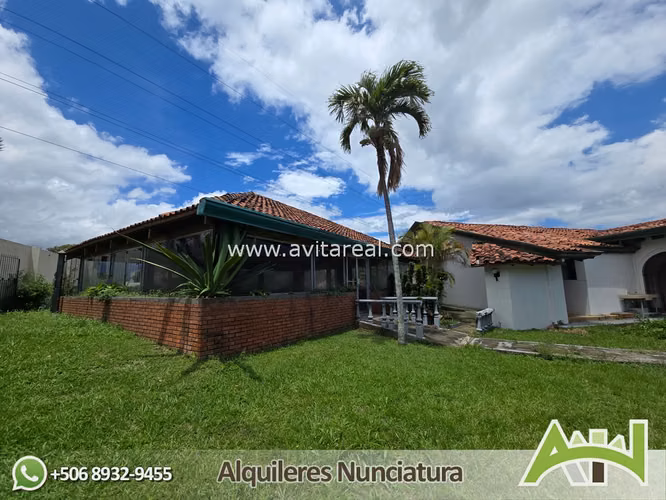 Propiedad multi habitacional en La Uruca