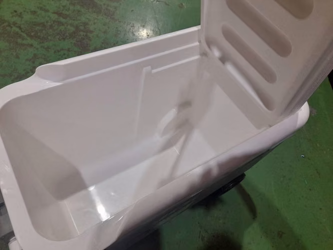 Hielera gris igloo de ruedas de 37lts nuevo con agarrador