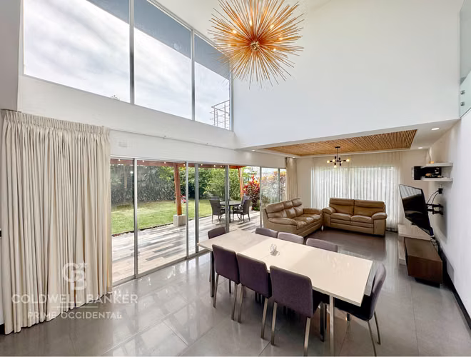Residencia Contemporánea Full Amueblada en Condominio Montezuma - Imagen 9