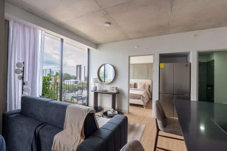 Se alquila apartamento con linea blanca en Nucleo Sabana