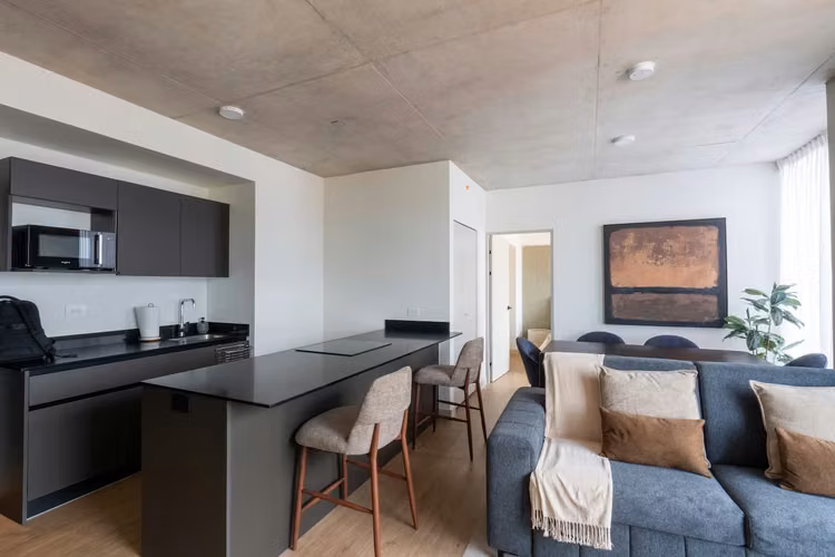 Se alquila apartamento con linea blanca en Nucleo Sabana