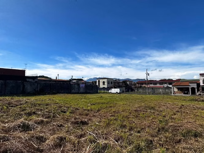 VENTA DE PROPIEDAD CON USO DE SUELO PARA APARTAMENTOS EN ALAJUELA