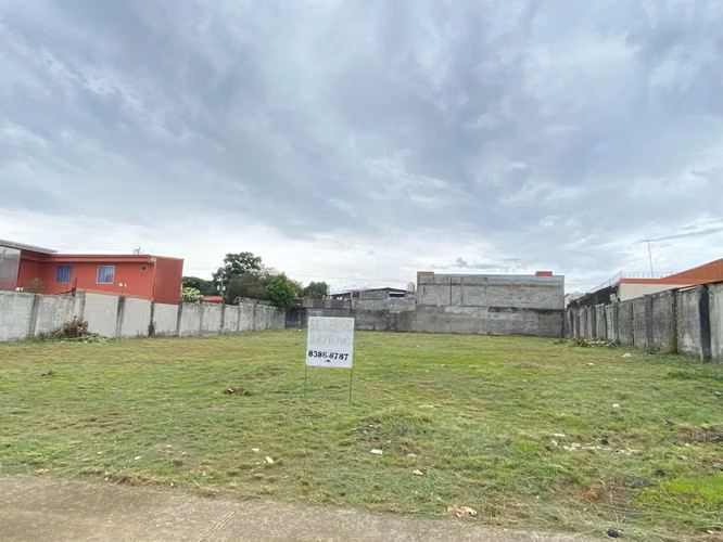 VENTA DE PROPIEDAD CON USO DE SUELO PARA APARTAMENTOS EN ALAJUELA