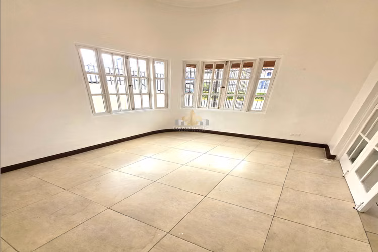  ¡OPORTUNIDAD CASA USO COMERCIAL PARA SU NEGOCIO EN BARRIO ESCALANTE! 