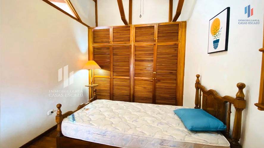 Apartamento Amueblado en Alquiler, San Rafael de Escazú, con Cable e Internet