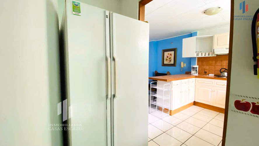 Apartamento Amueblado en Alquiler, San Rafael de Escazú, con Cable e Internet