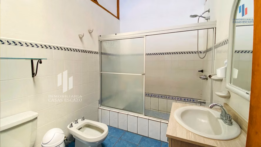 Apartamento Amueblado en Alquiler, San Rafael de Escazú, con Cable e Internet