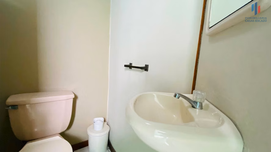 Apartamento Amueblado en Alquiler, San Rafael de Escazú, con Cable e Internet