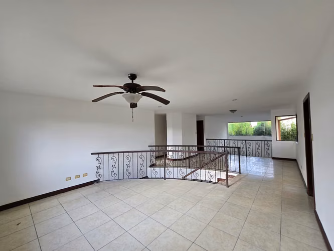 Amplia casa en Condominio –  Pozos, $2700 - Imagen 20