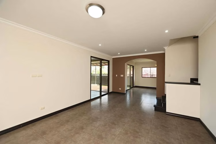 Hermosa Casa en Alquiler en Santa Ana. - Imagen 3