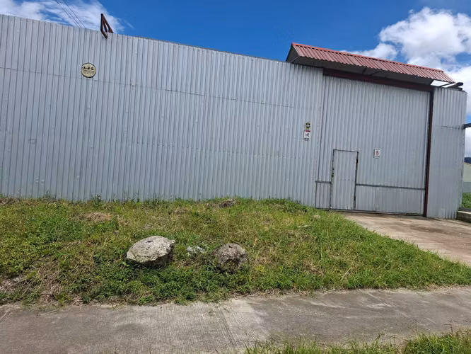 PROPIEDAD INDUSTRIAL CON DOS BODEGAS EN CARTAGO – FÁBRICA EN FUNCIONAMIENTO