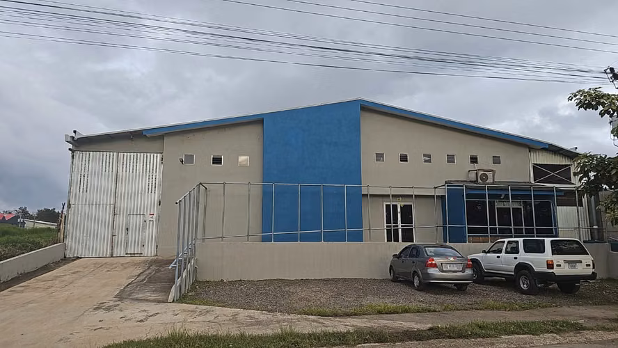 PROPIEDAD INDUSTRIAL CON DOS BODEGAS EN CARTAGO – FÁBRICA EN FUNCIONAMIENTO