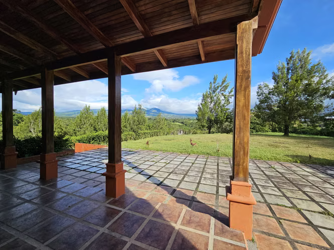 Bella Casa de Lujo en Residencial Zurquí Hills, Heredia - Imagen 19