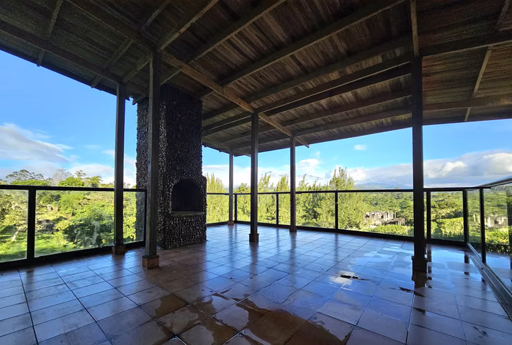 Bella Casa de Lujo en Residencial Zurquí Hills, Heredia - Imagen 11