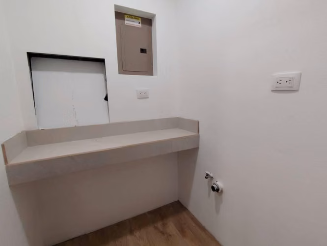 Local Comercial Escazu- 48m2- parqueo - Imagen 5