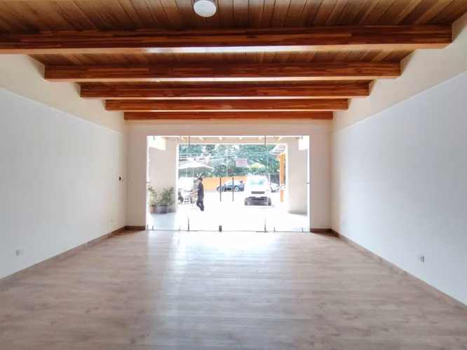 Local Comercial Escazu- 48m2- parqueo - Imagen 2