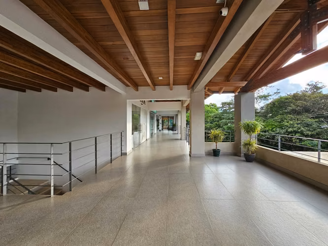 Local Comercial Escazu- 48m2- parqueo - Imagen 12