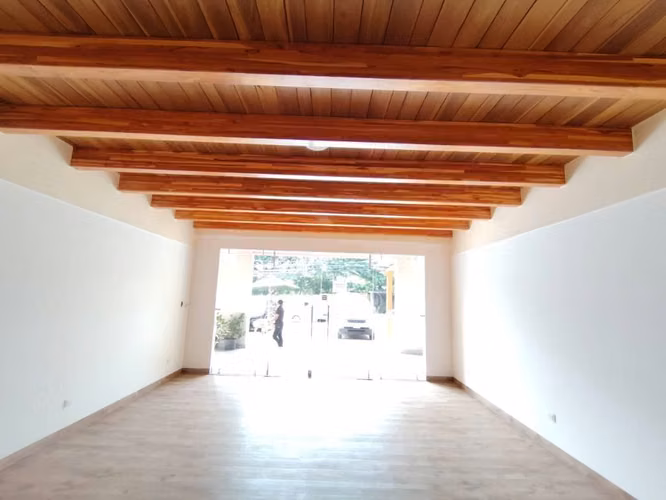 Local Comercial Escazu- 48m2- parqueo - Imagen 3