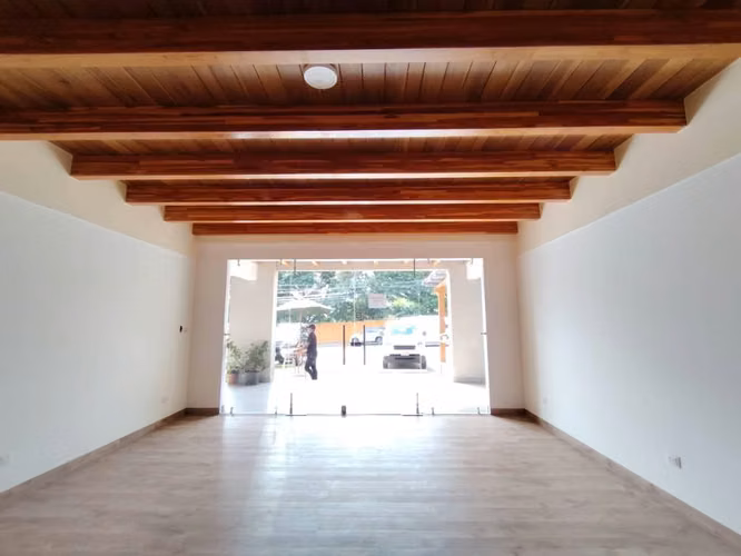 Commercial Space in Escazu Main road