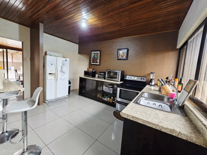 Venta de casa en San Rafael de Montes de Oca - Imagen 4