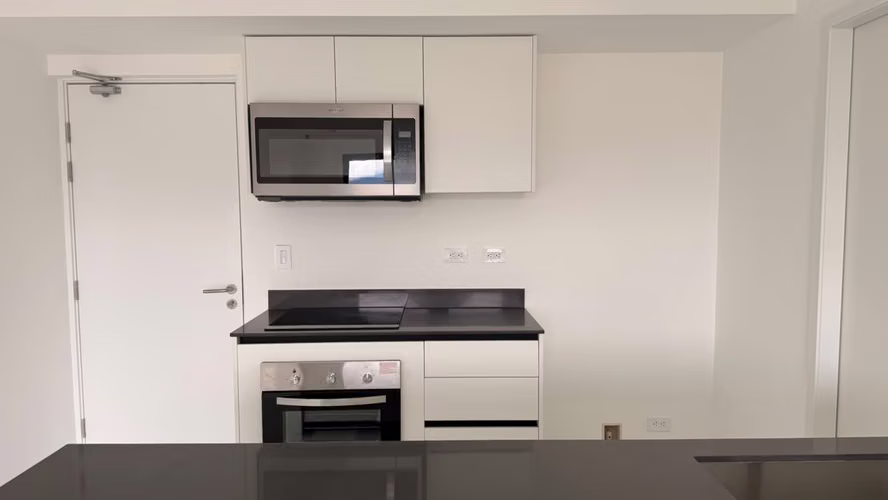 Alquiler apartamento Piso 12 con Vista Espectacular en Condominio Soho, Rohrmoser (AS)