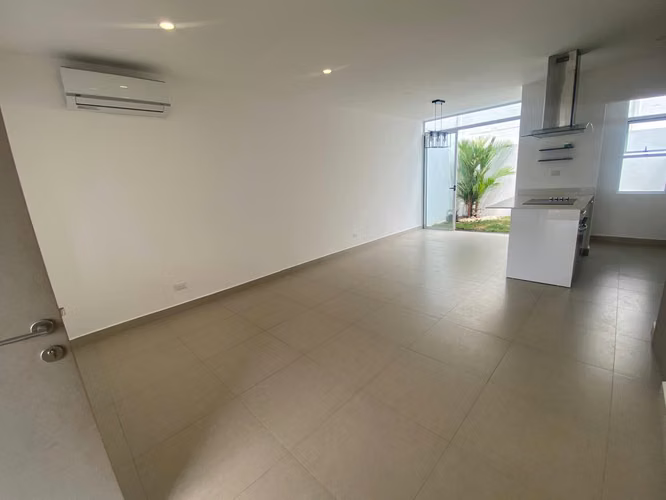 Casa Esquinera en Alquiler | Vistas de Santa Ana – Río Oro - Imagen 6