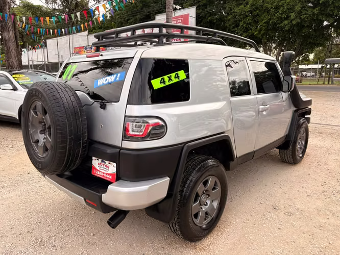 TOYOTA FJ CRUISER-2007-AUTOMATICA- - Imagen 2