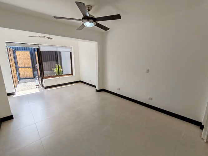 Se alquila apartamento en Guachipelín Norte de Escazú. - Imagen 6